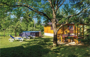 2 Bedroom Nice Home In Trosmarija